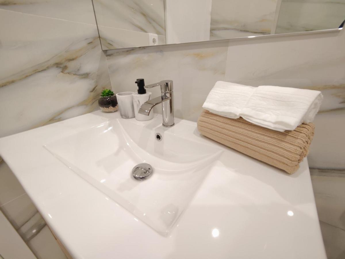 A Window To Porto - Premium Apartment Porto Downtown Bagian luar foto